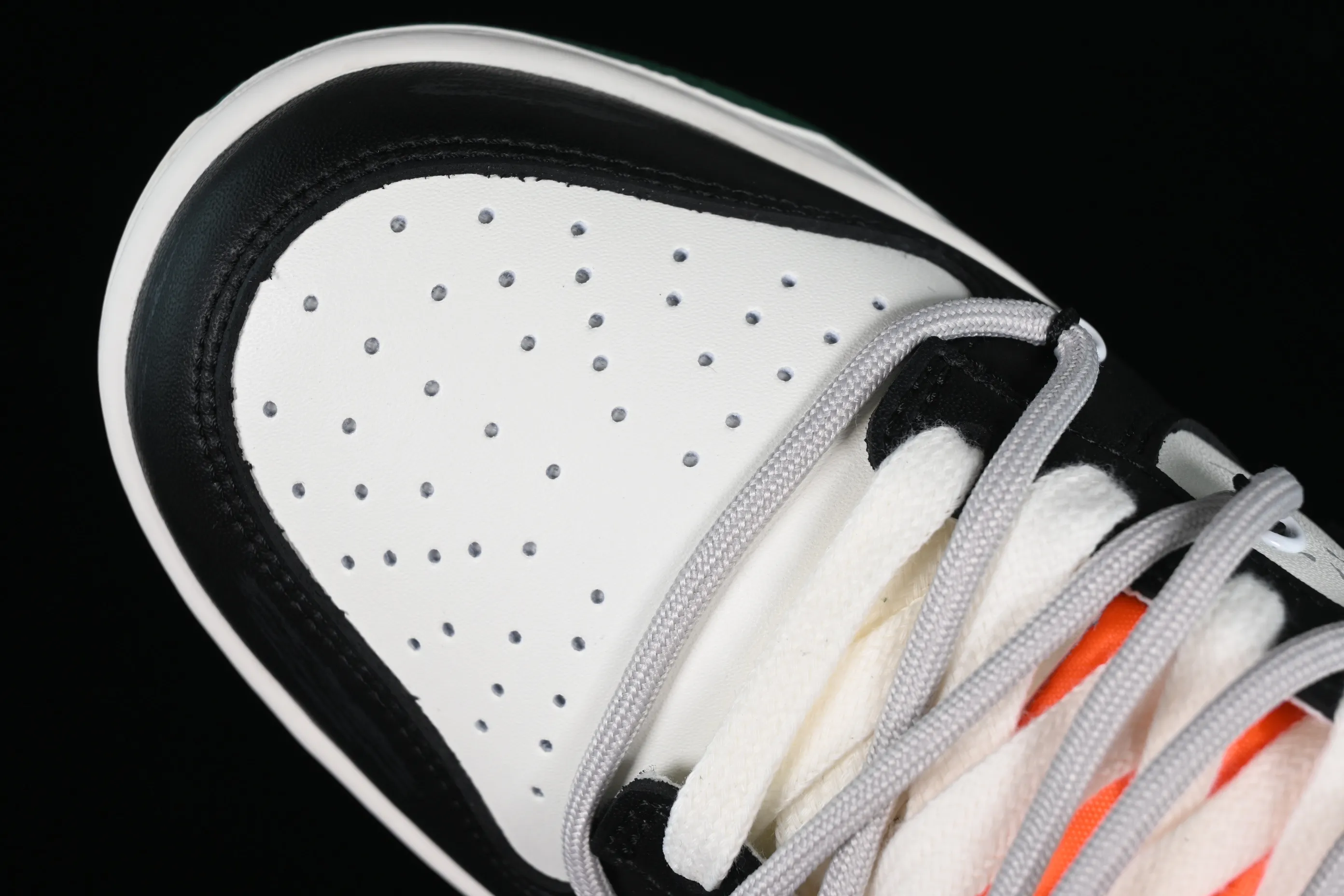 All Categories Nk SB Dunk Series Nk SB Dunk Low Low-top sneakers CS version Nk Dunk Low "Miami Hurricanes" Space Exploration Star Trek Customized version of deconstructed straps retro distressed low-top sneakers DD1391-300